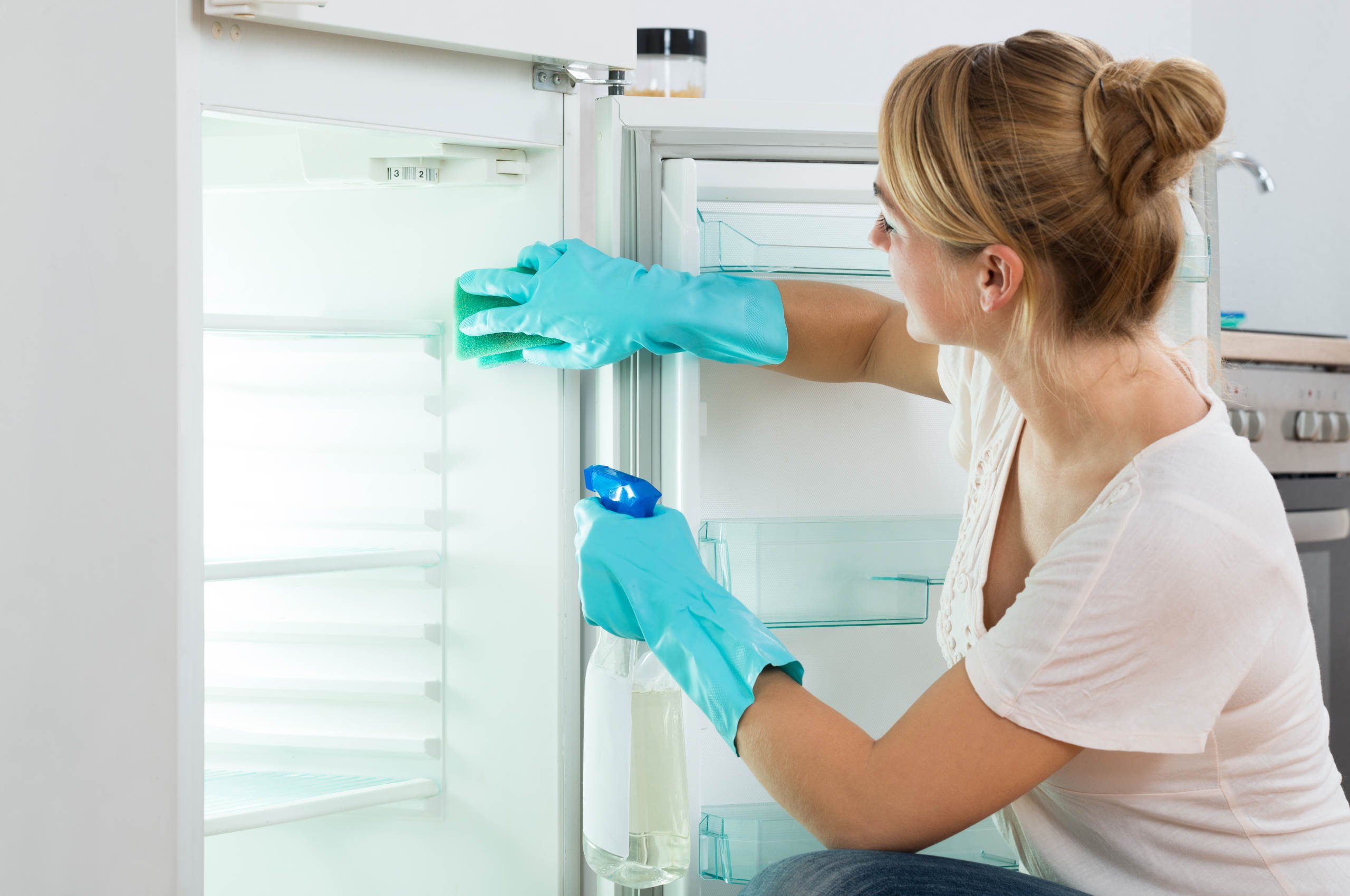 Các Bước Để Vệ Sinh Tủ Lạnh Đúng Cách